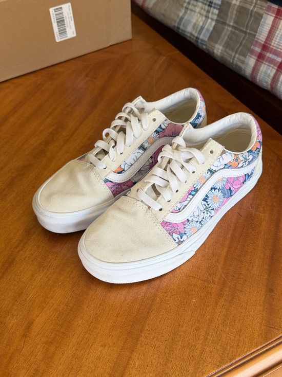 Vans Shoes - Vans Cream Low-Top Sneakers with Floral Panels
